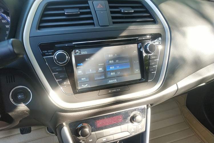 Used Suzuki S-Cross 2014 1.6L Manual Two-Wheel Drive Elite Model Audio And AC Panel