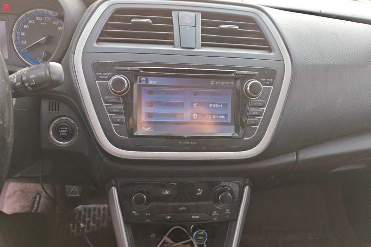 Used Suzuki S-Cross 2014 1.6L Manual Two-Wheel Drive Elite Model Audio And AC Panel