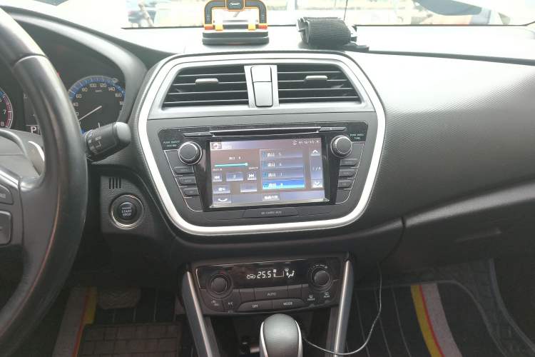 Used Suzuki S-Cross 2014 1.6L CVT Four-Wheel Drive Luxury Version Audio And AC Panel