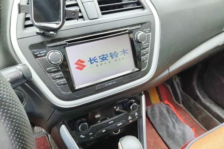 Used Suzuki S-Cross 2014 1.6L CVT Two-Wheel Drive Elite Version Audio And AC Panel