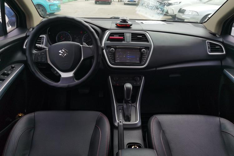 Used Suzuki S-Cross 2014 1.6L CVT Two-Wheel Drive Elite Version Center Console