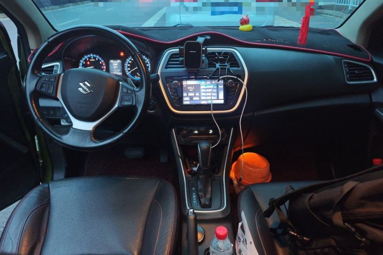 Used Suzuki S-Cross 2014 1.6L CVT Two-Wheel Drive Elite Version Center Console
