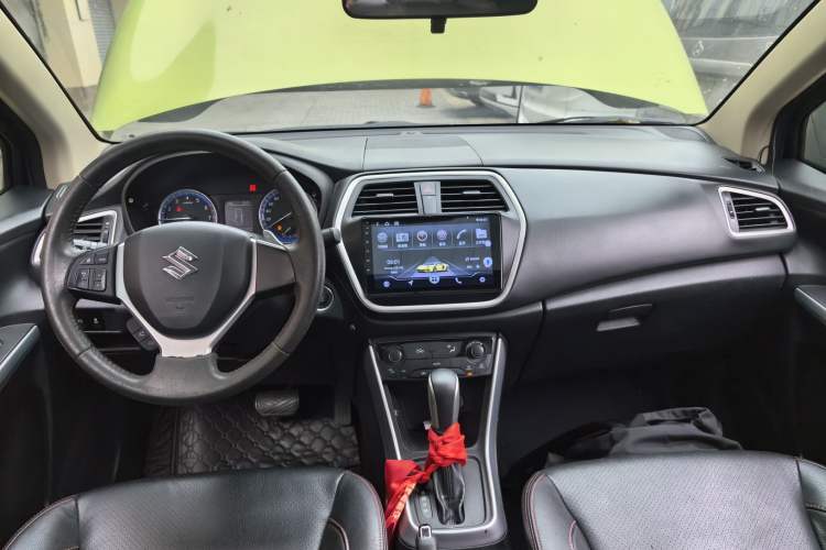 Used Suzuki S-Cross 2014 1.6L CVT Two-Wheel Drive Elite Version Center Console