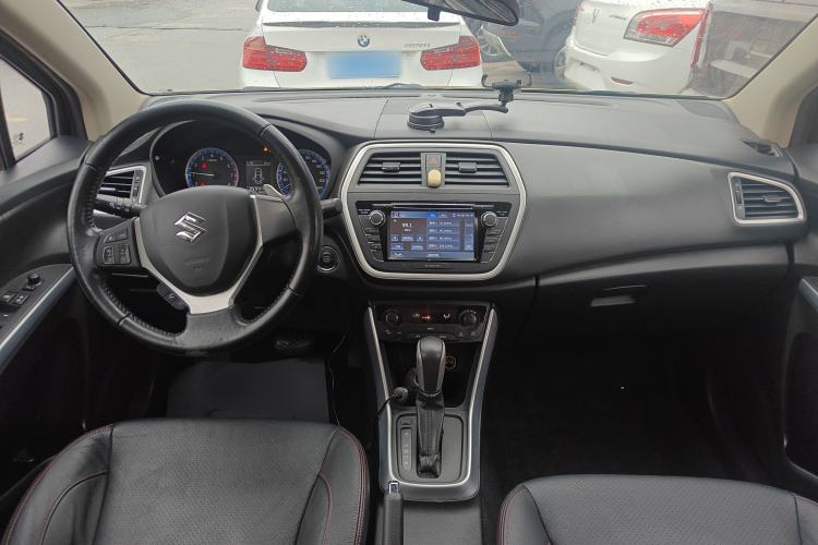 Used Suzuki S-Cross 2014 1.6L CVT Two-Wheel Drive Elite Version Center Console