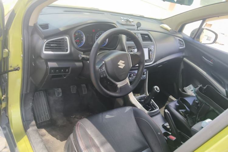 Used Suzuki S-Cross 2014 1.6L Manual Two-Wheel Drive Elite Model Center Console