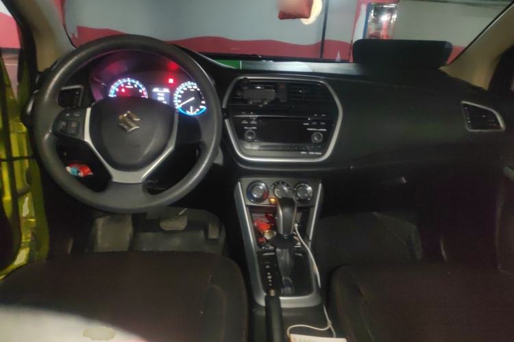 Used Suzuki S-Cross 2014 1.6L CVT Two-Wheel Drive Entry Model Center Console