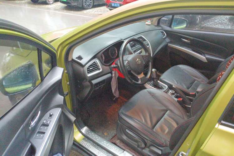 Used Suzuki S-Cross 2014 1.6L CVT Four-Wheel Drive Luxury Version Driver Seat