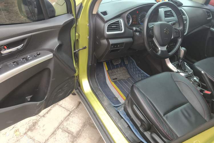 Used Suzuki S-Cross 2014 1.6L CVT Four-Wheel Drive Luxury Version Driver Seat