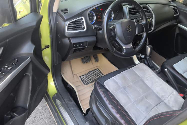 Used Suzuki S-Cross 2014 1.6L CVT Two-Wheel Drive Elite Version Driver Seat