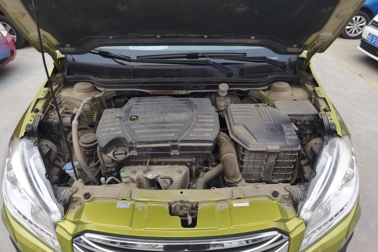 Used Suzuki S-Cross 2014 1.6L CVT Two-Wheel Drive Elite Version Engine Bay