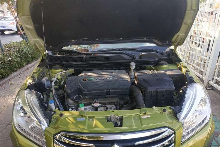 Used Suzuki S-Cross 2014 1.6L Manual Two-Wheel Drive Elite Model Engine Bay