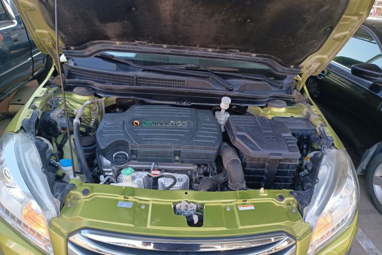 Used Suzuki S-Cross 2014 1.6L CVT Two-Wheel Drive Elite Version Engine Bay