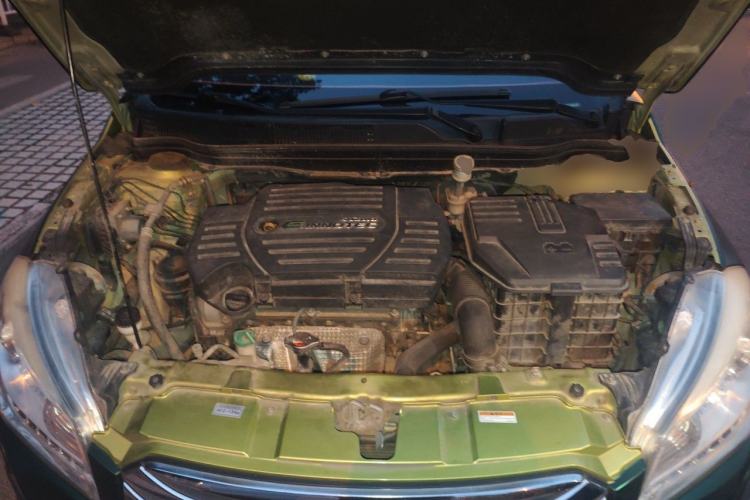 Used Suzuki S-Cross 2014 1.6L CVT Two-Wheel Drive Elite Version Engine Bay