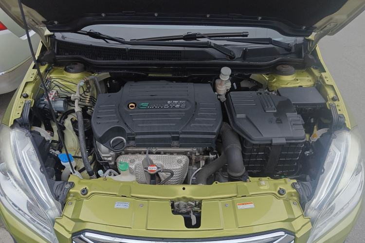 Used Suzuki S-Cross 2014 1.6L CVT Two-Wheel Drive Elite Version Engine Bay