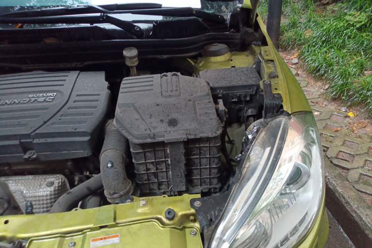 Used Suzuki S-Cross 2014 1.6L CVT Four-Wheel Drive Luxury Version Engine Bay Left