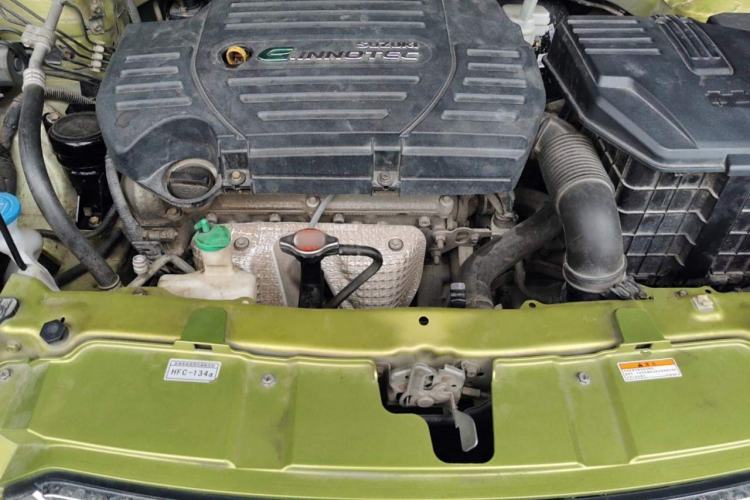 Used Suzuki S-Cross 2014 1.6L CVT Two-Wheel Drive Entry Model Engine Bay