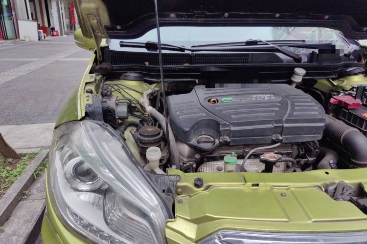 Used Suzuki S-Cross 2014 1.6L Manual Two-Wheel Drive Elite Model Engine Bay Right