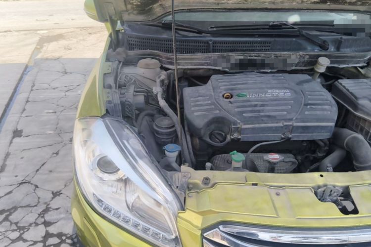 Used Suzuki S-Cross 2014 1.6L Manual Two-Wheel Drive Elite Model Engine Bay Right