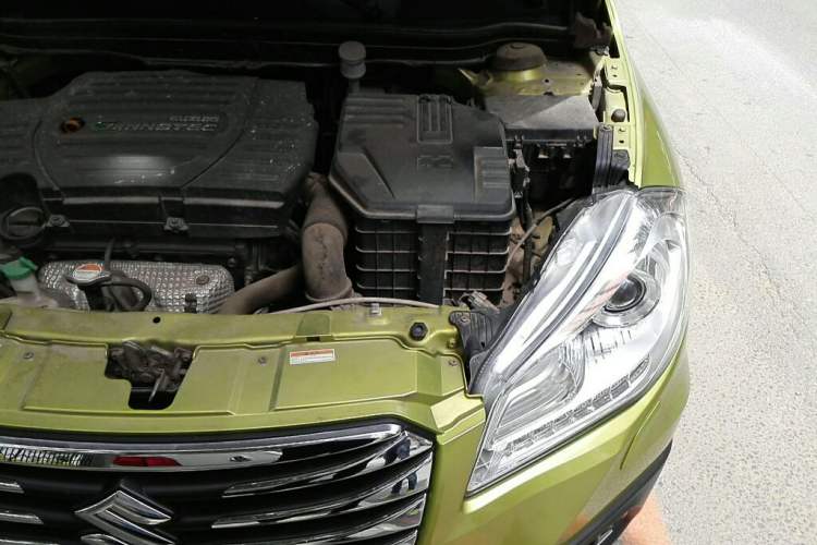 Used Suzuki S-Cross 2014 1.6L Manual Two-Wheel Drive Elite Model Engine Bay Right