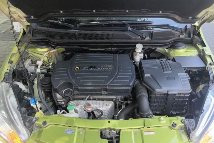 Used Suzuki S-Cross 2014 1.6L CVT Two-Wheel Drive Elite Version Engine Bay