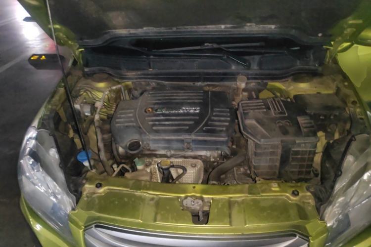 Used Suzuki S-Cross 2014 1.6L CVT Two-Wheel Drive Entry Model Engine Bay