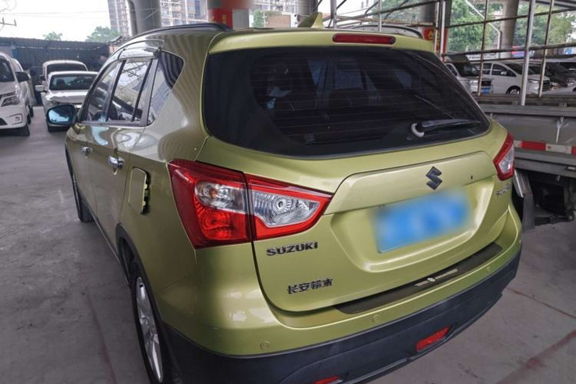 Used Suzuki S-Cross 2014 1.6L CVT Two-Wheel Drive Entry Model Exterior 2
