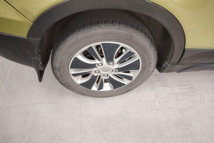 Used Suzuki S-Cross 2014 1.6L CVT Two-Wheel Drive Entry Model Exterior 3