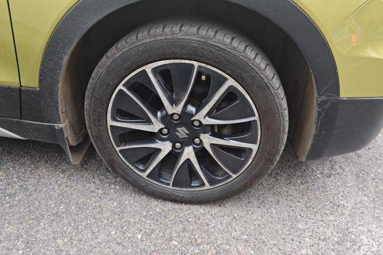 Used Suzuki S-Cross 2014 1.6L CVT Four-Wheel Drive Luxury Version Exterior 7