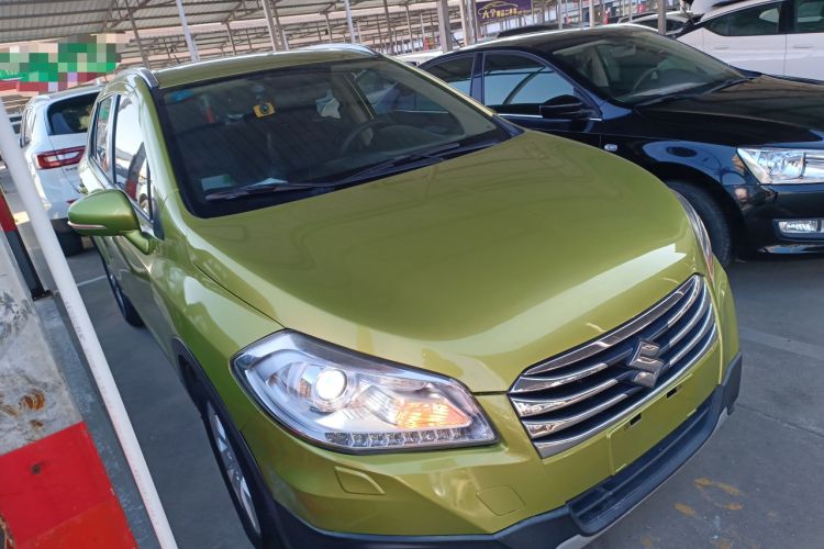 Used Suzuki S-Cross 2014 1.6L CVT Two-Wheel Drive Elite Version Front Right 45 Deg