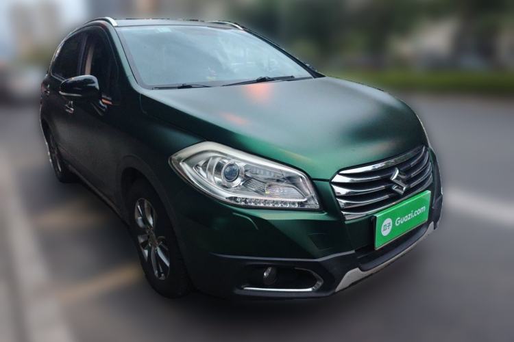 Used Suzuki S-Cross 2014 1.6L CVT Two-Wheel Drive Elite Version Front Right 45 Deg