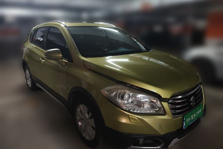 Used Suzuki S-Cross 2014 1.6L CVT Two-Wheel Drive Elite Version Front Right 45 Deg