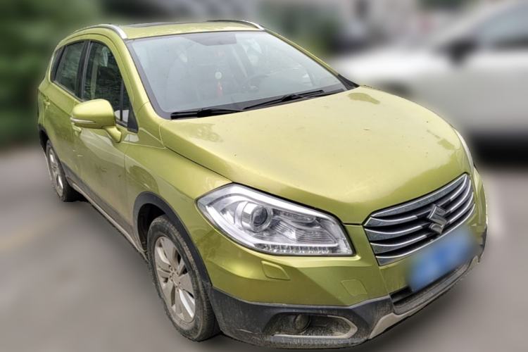 Used Suzuki S-Cross 2014 1.6L CVT Two-Wheel Drive Elite Version Front Right 45 Deg