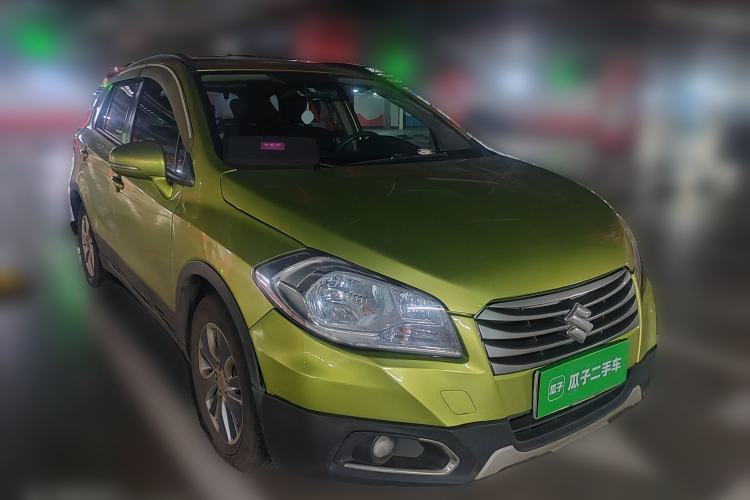 Used Suzuki S-Cross 2014 1.6L CVT Two-Wheel Drive Entry Model Front Right 45 Deg