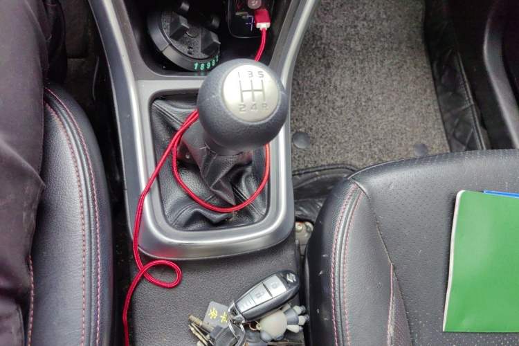 Used Suzuki S-Cross 2014 1.6L Manual Two-Wheel Drive Elite Model Gear Lever