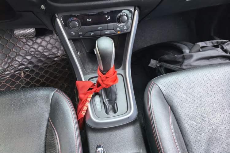 Used Suzuki S-Cross 2014 1.6L CVT Two-Wheel Drive Elite Version Gear Lever
