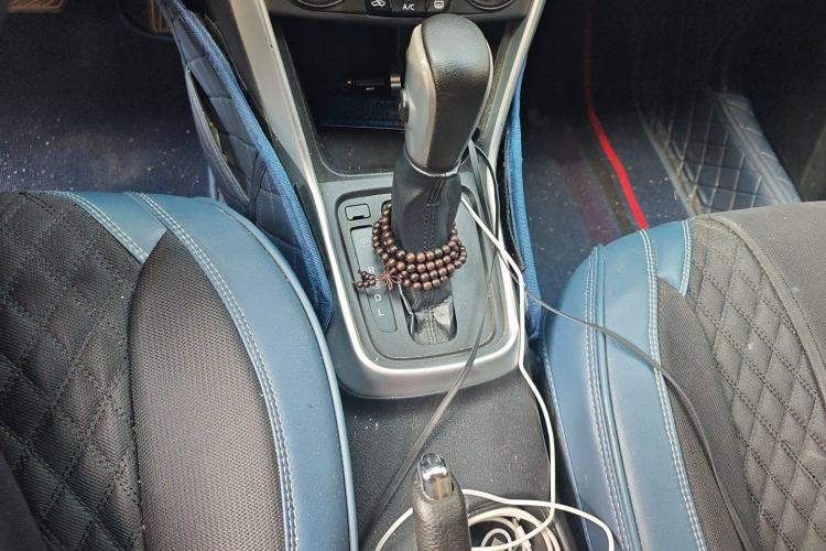 Used Suzuki S-Cross 2014 1.6L CVT Two-Wheel Drive Entry Model Gear Lever