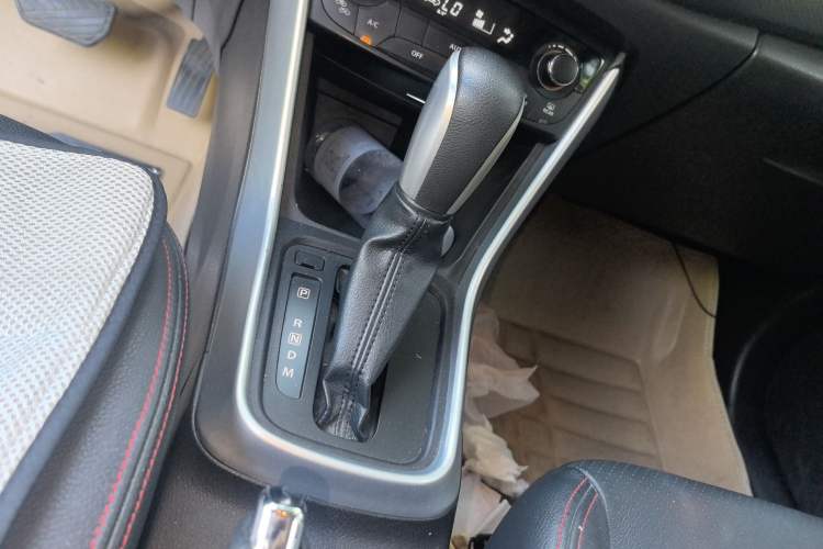 Used Suzuki S-Cross 2014 1.6L CVT Two-Wheel Drive Elite Version Gear Lever