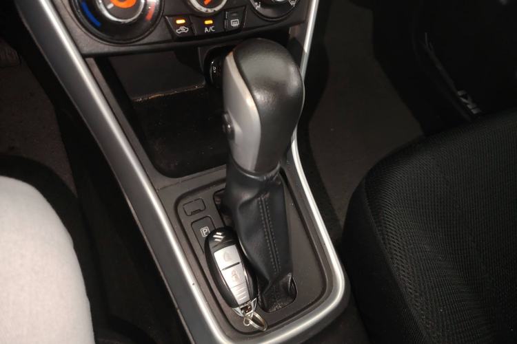 Used Suzuki S-Cross 2014 1.6L CVT Two-Wheel Drive Entry Model Gear Lever