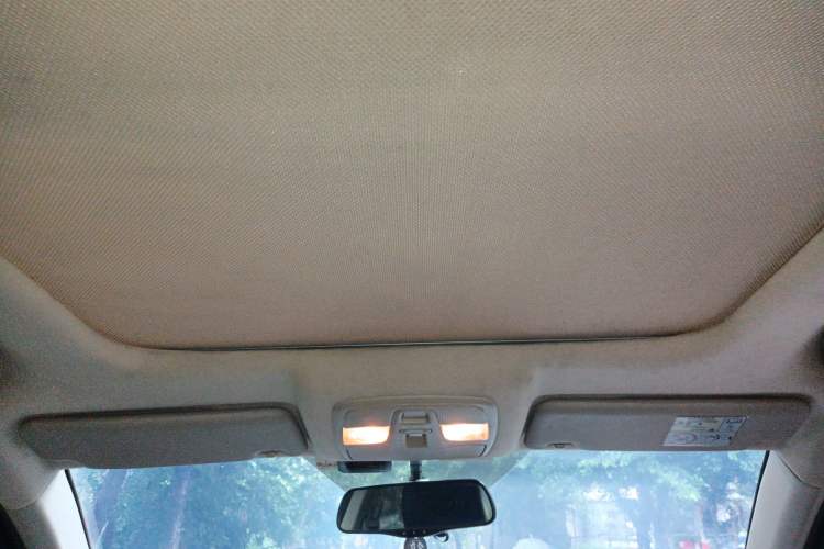 Used Suzuki S-Cross 2014 1.6L CVT Four-Wheel Drive Luxury Version Headliner