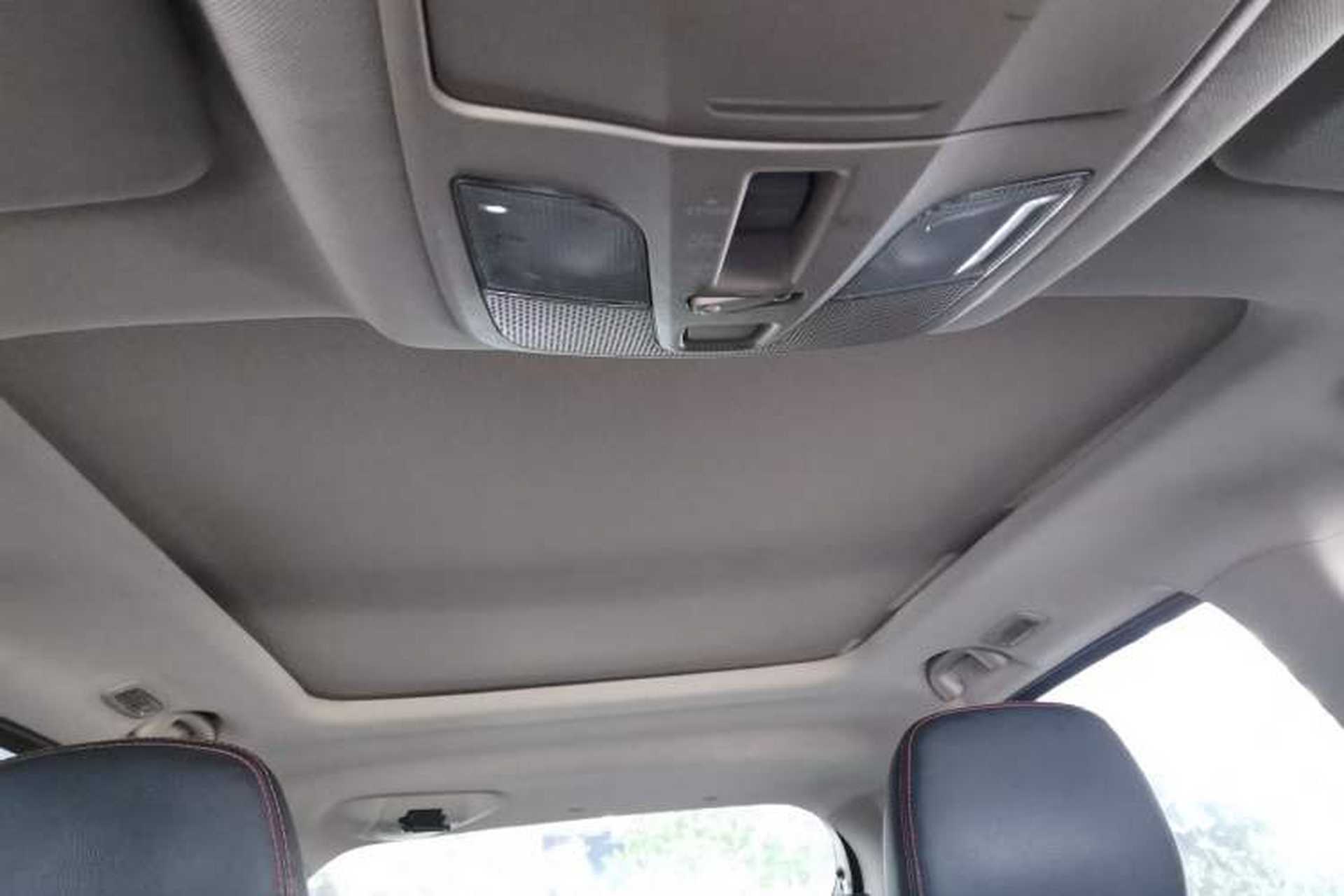 Used Suzuki S-Cross 2014 1.6L CVT Two-Wheel Drive Elite Version Headliner