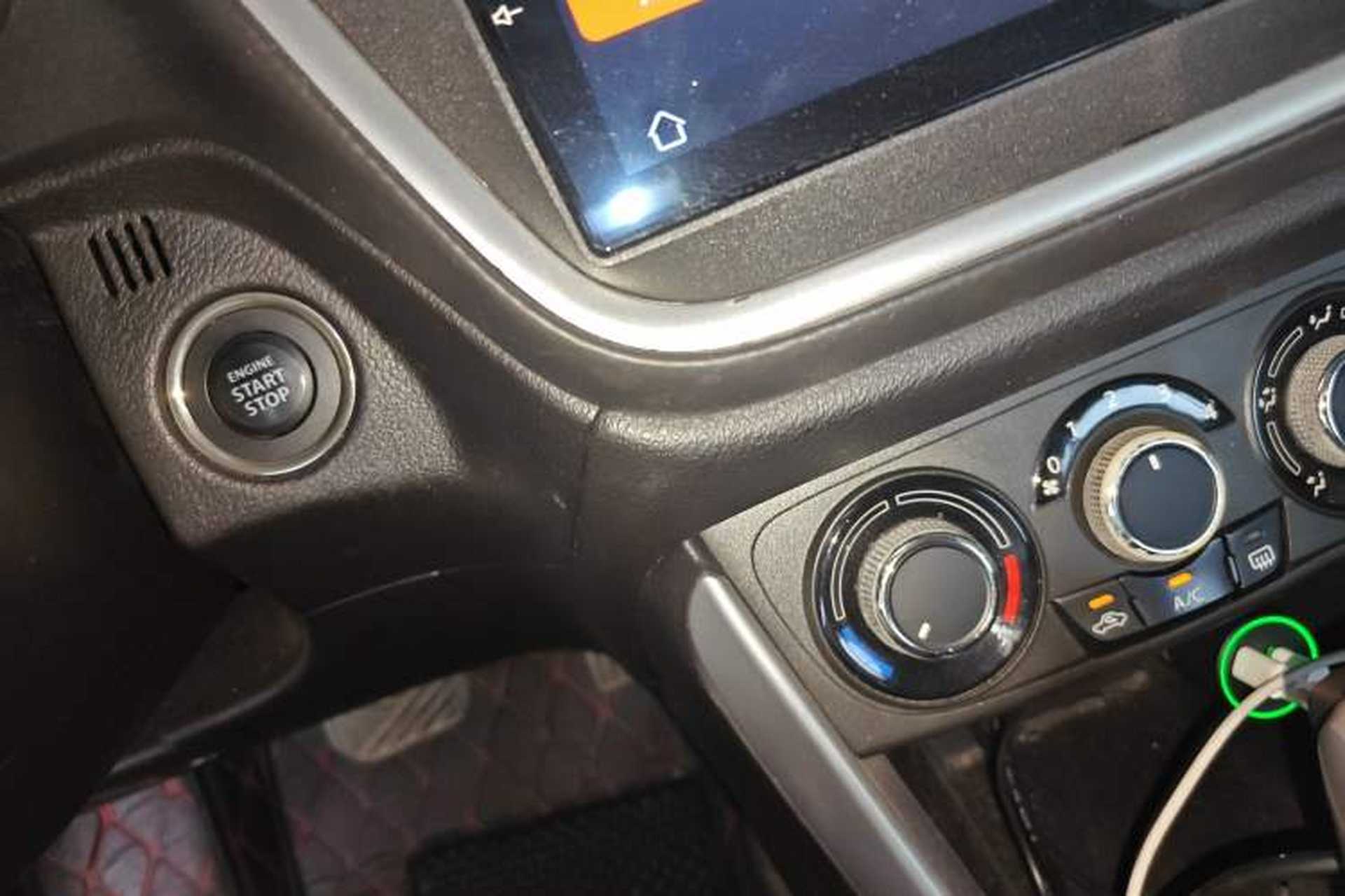 Used Suzuki S-Cross 2014 1.6L CVT Two-Wheel Drive Entry Model Interior 1