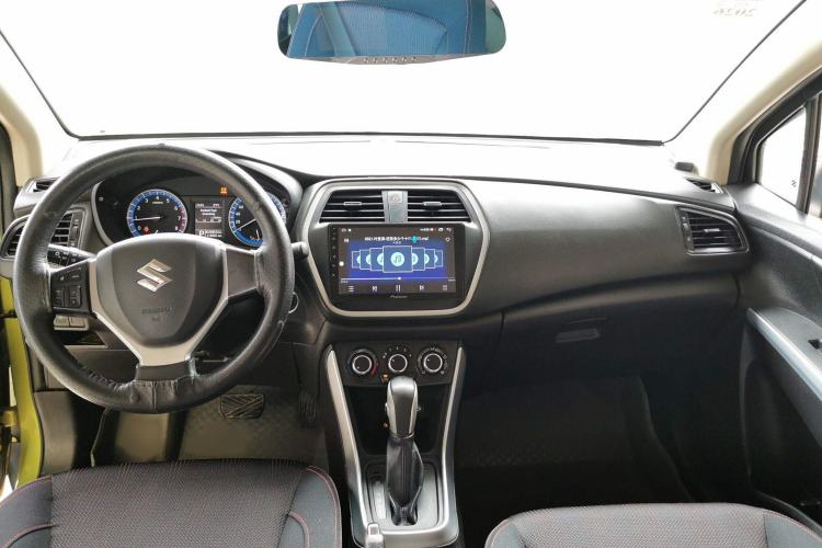 Used Suzuki S-Cross 2014 1.6L CVT Two-Wheel Drive Entry Model Interior 2