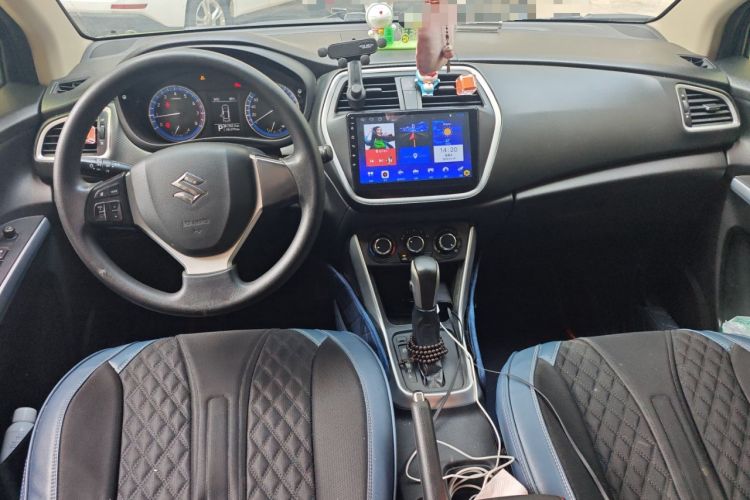 Used Suzuki S-Cross 2014 1.6L CVT Two-Wheel Drive Entry Model Interior 2