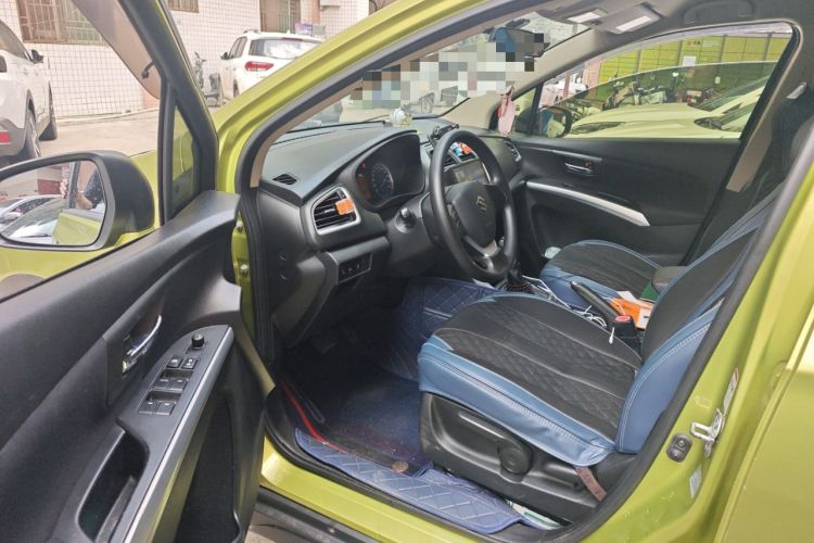 Used Suzuki S-Cross 2014 1.6L CVT Two-Wheel Drive Entry Model Interior 3