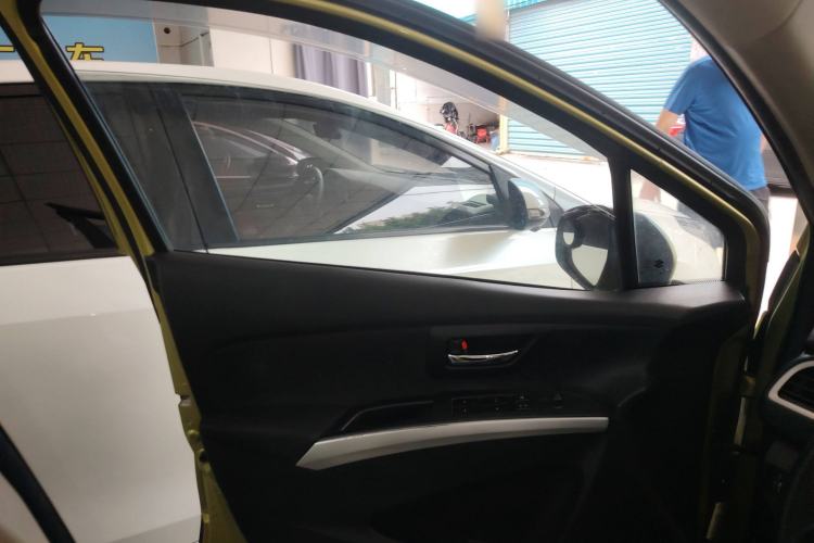 Used Suzuki S-Cross 2014 1.6L CVT Two-Wheel Drive Entry Model Interior 4