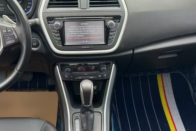 Used Suzuki S-Cross 2014 1.6L CVT Four-Wheel Drive Luxury Version Interior 5
