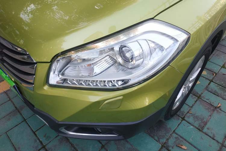 Used Suzuki S-Cross 2014 1.6L Manual Two-Wheel Drive Elite Model Left Front Headlight