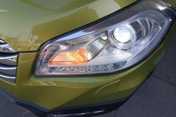 Used Suzuki S-Cross 2014 1.6L CVT Two-Wheel Drive Elite Version Left Front Headlight