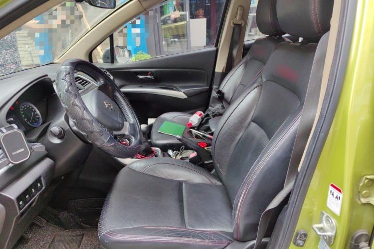 Used Suzuki S-Cross 2014 1.6L Manual Two-Wheel Drive Elite Model Left Front Seat