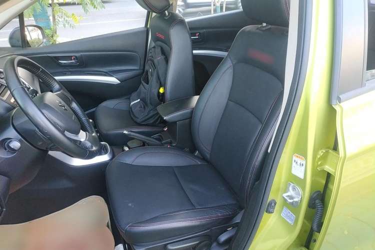 Used Suzuki S-Cross 2014 1.6L Manual Two-Wheel Drive Elite Model Left Front Seat